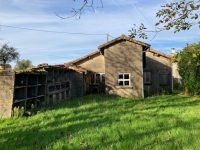 Longère avec grange attenante et nombreuses dépendances