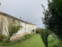 Longère avec grange attenante et nombreuses dépendances