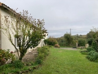 Longère avec grange attenante et nombreuses dépendances