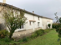 Longère avec grange attenante et nombreuses dépendances