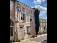 Belle Maison de 4 Chambres dans le Pittoresque Village de Nanteuil-en-Vallée