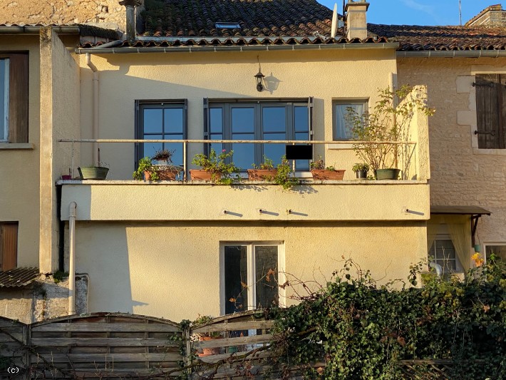 Village House With River Views In Verteuil-sur-Charente