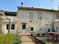 Superbe Maison Du XVe Siècle Avec Beau Jardin Et Garage - Verteuil