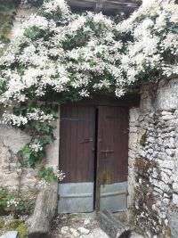 Très Belle Maison Ancienne de 4 Chambres dans un Hameau Calme