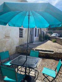 Très Belle Maison Ancienne de 4 Chambres dans un Hameau Calme