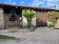 Très Belle Maison Ancienne de 4 Chambres dans un Hameau Calme