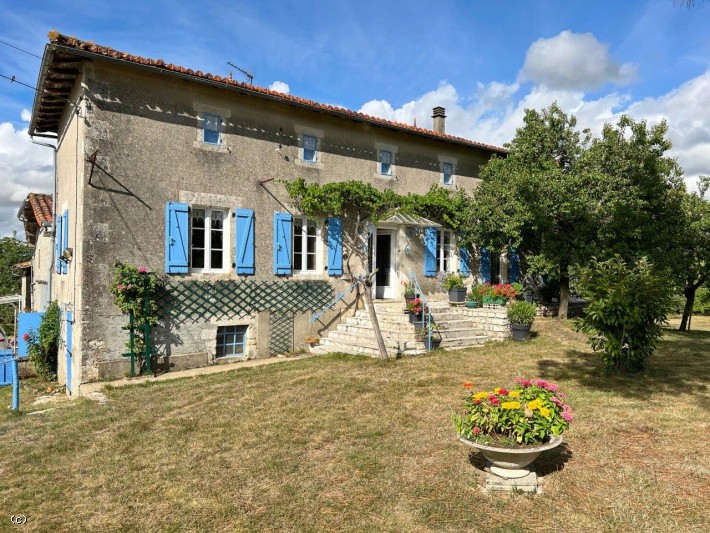 Magnifique Maison de Campagne avec Grand Terrain