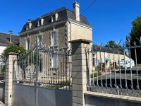 Belle Maison De Maître Proche de Toutes Commodités