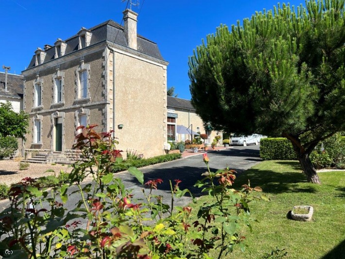 Belle Maison De Maître Proche de Toutes Commodités