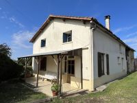 Ensemble de Deux Maisons Anciennes - Proche Chef-Boutonne