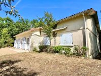 Attractive Pavilion with beautiful wooded grounds - Very close to Ruffec !