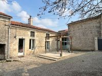 Maison En Pierre Avec Gîte - Proche Mansle