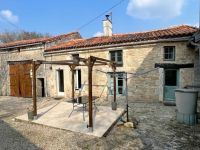 Maison En Pierre Avec Gîte - Proche Mansle