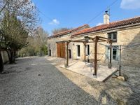 Maison En Pierre Avec Gîte - Proche Mansle