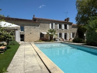 Superbe Maison en Pierre de 5 Chambres avec Piscine