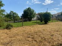 A SAISIR! Beau Terrain de Loisir à Verteuil sur Charente Cloturé Avec Accès Rivière