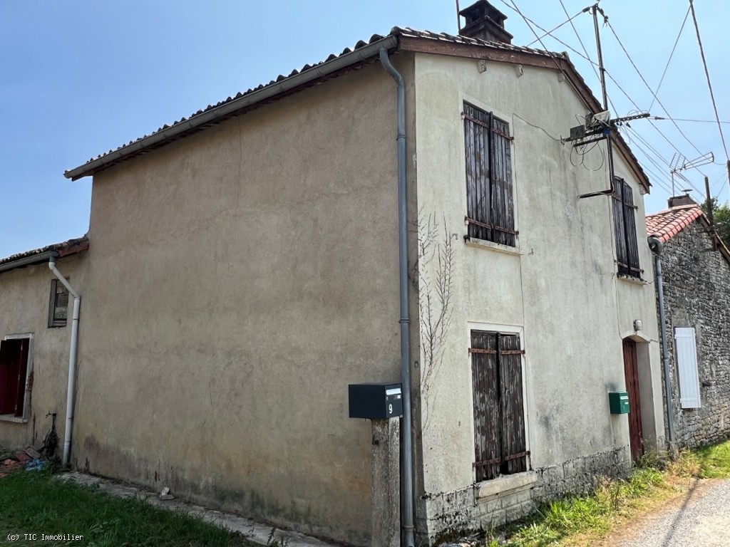 Maison De Campagne A Rénover Sans Extérieur