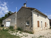 Jolie Maison en Pierre, proche de Ruffec