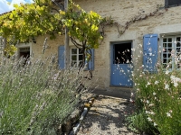 Superbe Maison de Caractère avec 2 Chambres Entre Champagne Mouton et Saint-Laurent-de-Céris