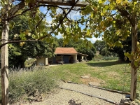 Superbe Maison de Caractère avec 2 Chambres Entre Champagne Mouton et Saint-Laurent-de-Céris