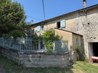Grand Maison Avec 4 Chambres Et Dépendances A Côté de Ruffec