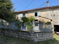Grand Maison Avec 4 Chambres Et Dépendances A Côté de Ruffec