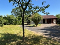 Detached Bungalow In A Quiet Hamlet 2kms To Champagne Mouton