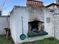 Maison Au Calme Avec Dépendances Et Grand Terrain