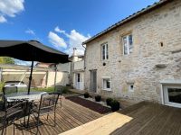 Superbe Maison Du XVe Siècle Avec Beau Jardin Et Garage - Verteuil