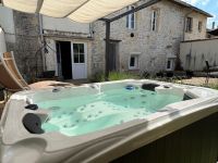 Superbe Maison Du XVe Siècle Avec Beau Jardin Et Garage - Verteuil