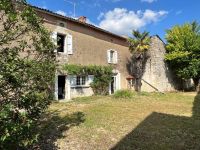 Maison Ancienne 4 Chambres avec de Nombreuses Dépendances