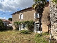 Old 4 bedroom house with numerous outbuildings