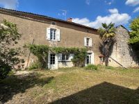 Maison Ancienne 4 Chambres avec de Nombreuses Dépendances