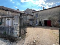 Maison Ancienne 4 Chambres avec de Nombreuses Dépendances