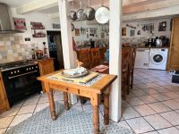 Très Belle Maison Ancienne de 4 Chambres dans un Hameau Calme