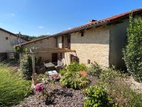 Très Belle Maison Ancienne de 4 Chambres dans un Hameau Calme