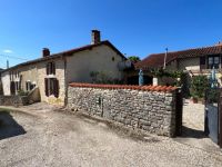 Très Belle Maison Ancienne de 4 Chambres dans un Hameau Calme