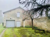 Grande Maison de Ville avec 9 Chambres au coeur de Ruffec