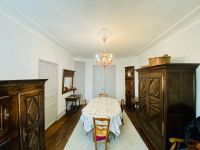 Beautiful 9 Bedroom Town House at the heart of Ruffec