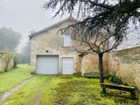 Grande Maison de Ville avec 9 Chambres au coeur de Ruffec