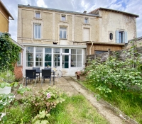 Belle Maison de Ville à Ruffec Avec 4 Chambres et Jardin Clos