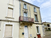 Belle Maison de Ville à Ruffec Avec 4 Chambres et Jardin Clos