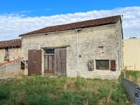 Maison à Terminer de Rénover avec Dépendances et Jardin Clos