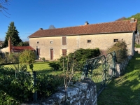 Beautiful Village House close to Nanteuil en vallée