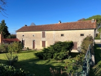 Beautiful Village House close to Nanteuil en vallée