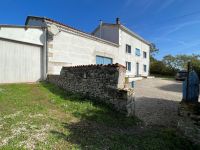Jolie Maison Ancienne Avec Garage Et Terrain De Plus D'Un Hectare