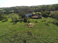 Jolie Maison Ancienne Avec Garage Et Terrain De Plus D'Un Hectare