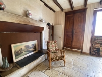 Jolie Longère avec 4 Chambres et Jardin à 10 minutes de Sauze Vaussais