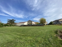 Jolie Longère avec 4 Chambres et Jardin à 10 minutes de Sauze Vaussais