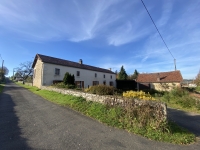 Beautiful Village House close to Nanteuil en vallée